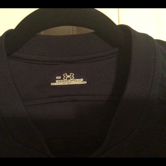 Under Armour, boys navy blue, warm up shirt, size med. - Picture 3 of 5